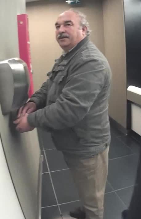 Chubold spy. Школьника макнули головой в унитаз. Видеокамера в унитазе женского туалета. Девочка 12 лет в туалете. Chubold with hooker.