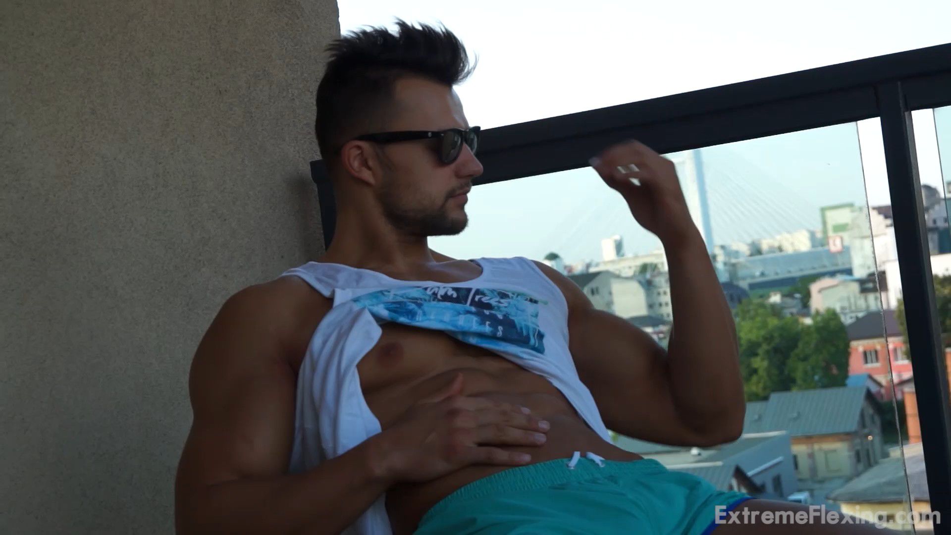 [ExtremeFlexing com] Raul - Sexy Muscle Neighbour