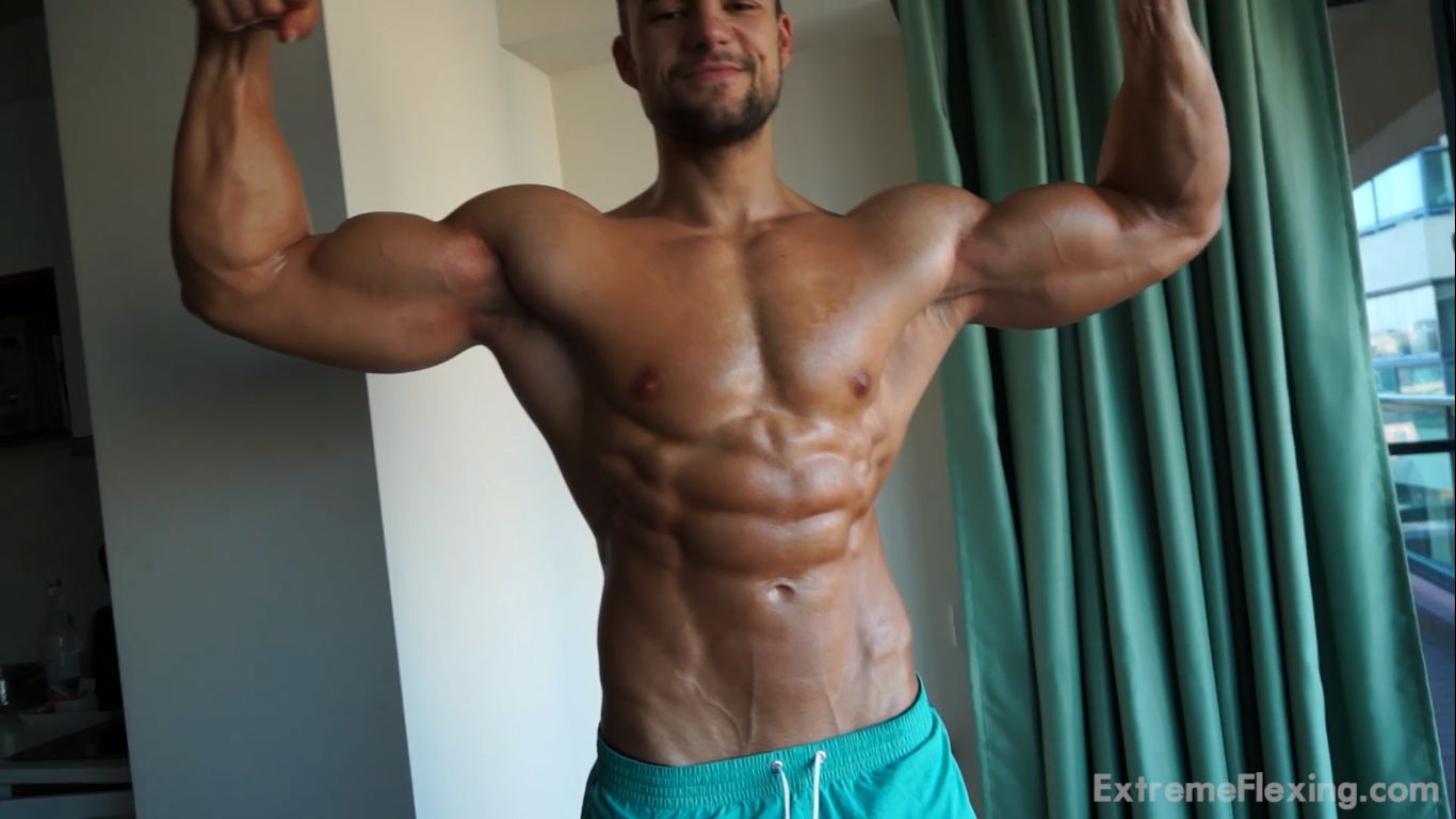 [ExtremeFlexing com] Raul - Sexy Muscle Neighbour