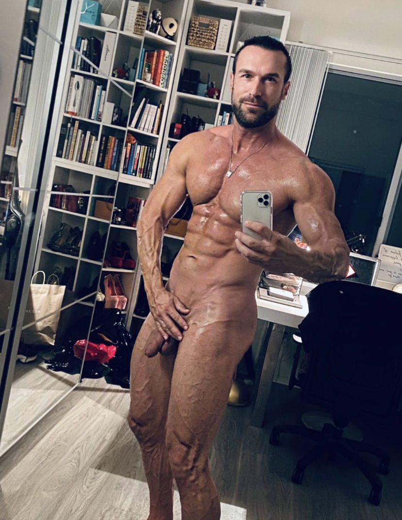 Bastian Yotta updated pics & clips