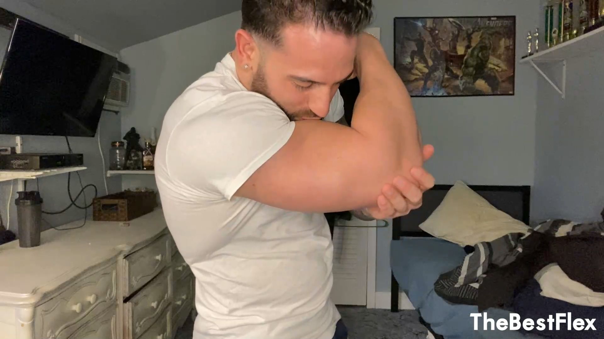 TBF - Tommy Scala (Johnny Greco) flexing