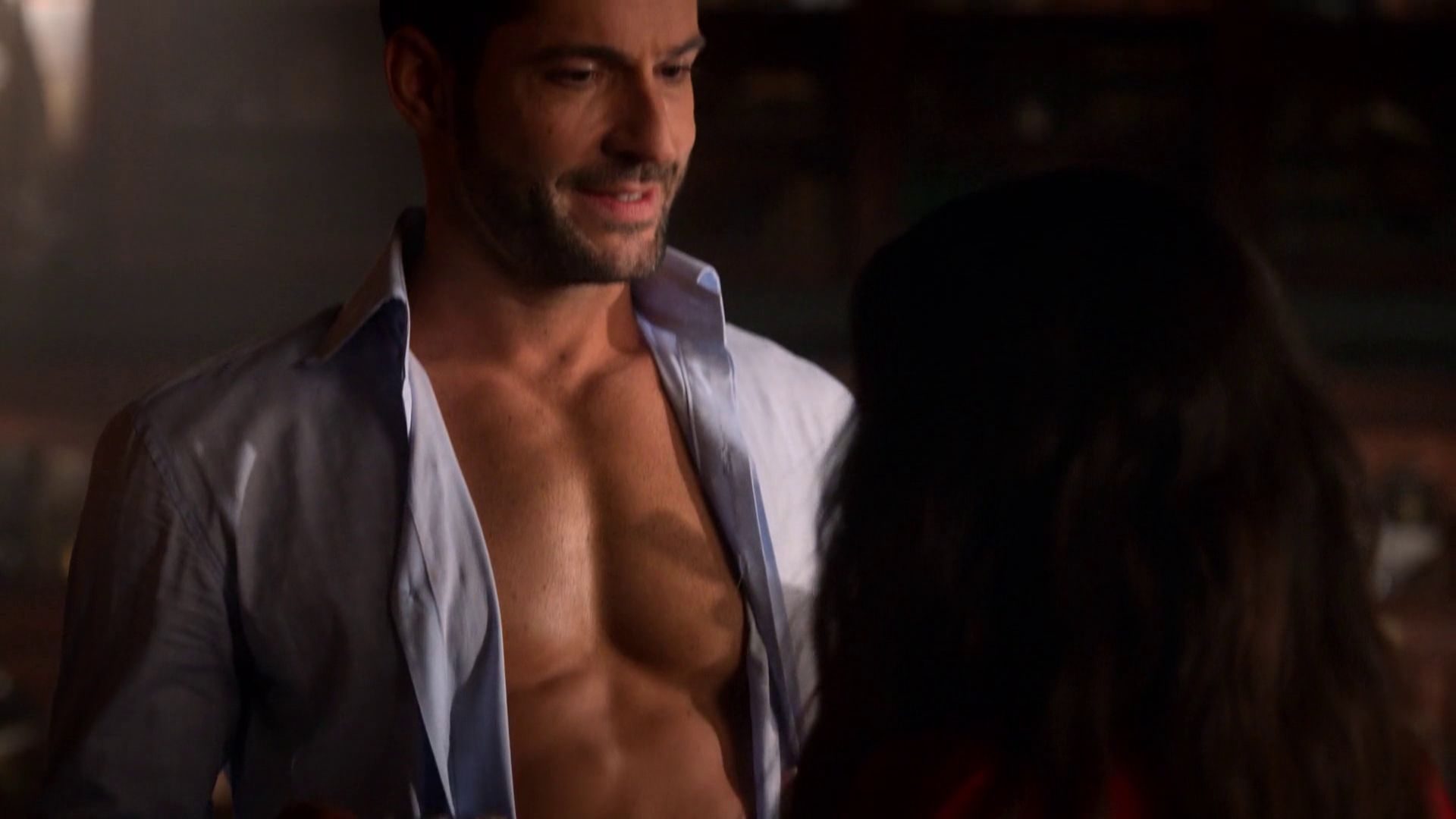 Tom Ellis naked and shirtless in Lucifer (1080p)