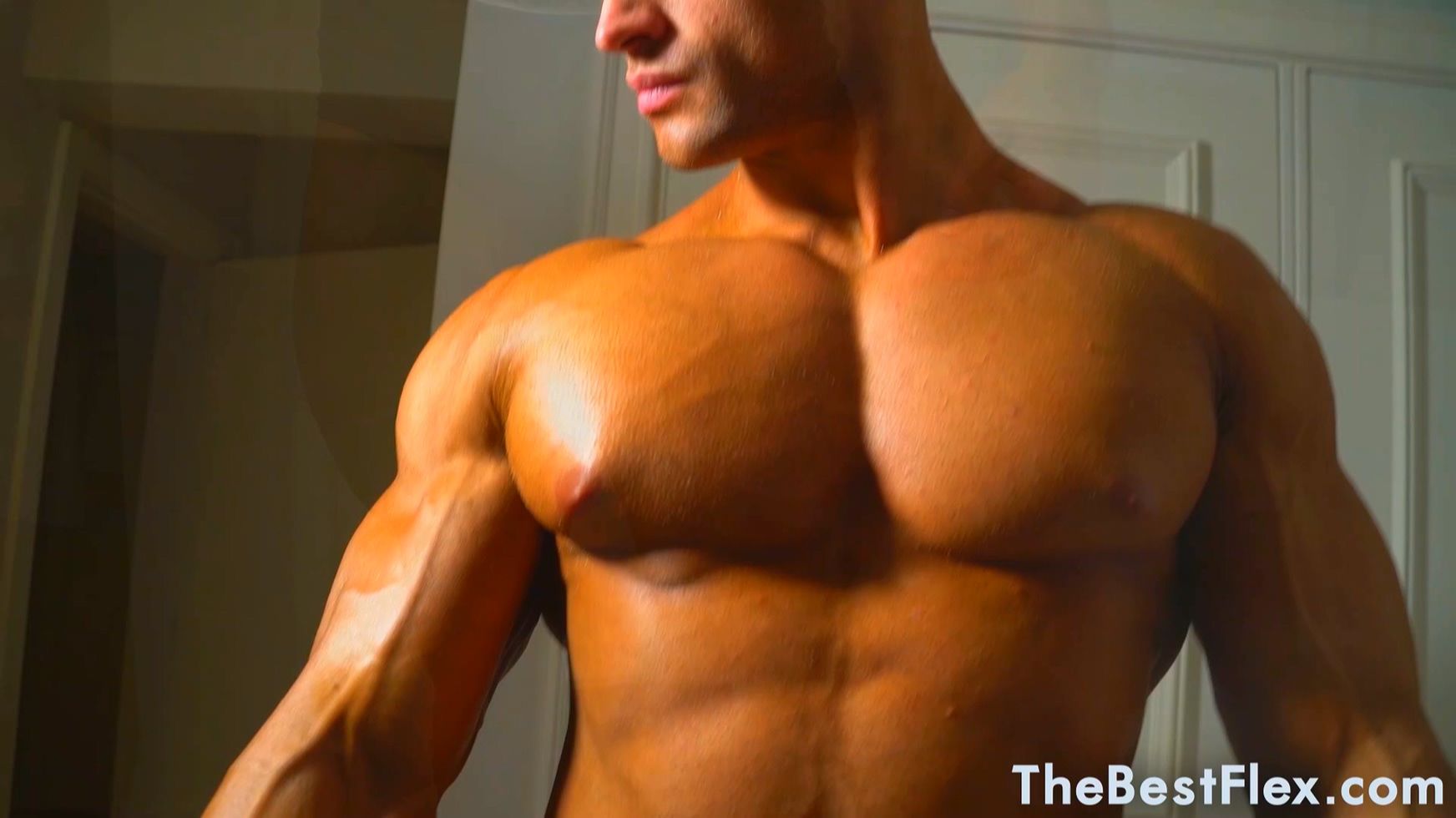 [The Best Flex] Tom H - Shredded Muscle Perfection [1080p]