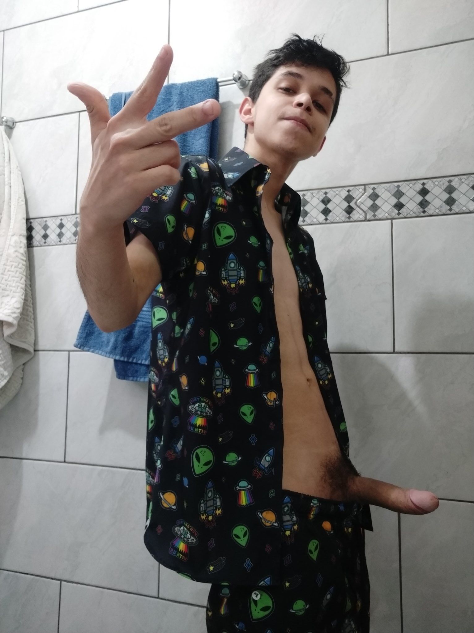 XPisces - Brazilian BIG COCK Twink Boy - Photos And Videos